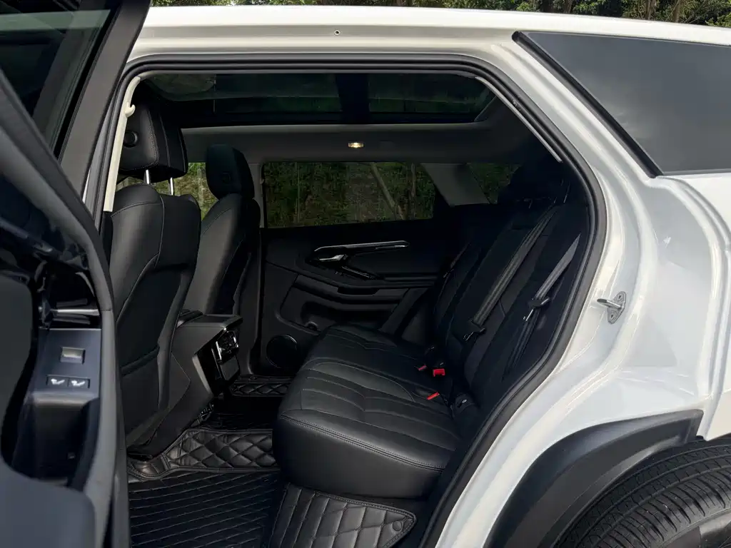 Land Rover Evoque 2022 — фото 17