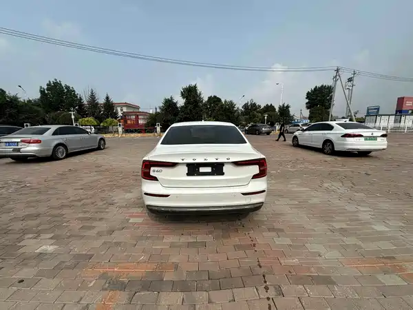 Volvo S60 2022