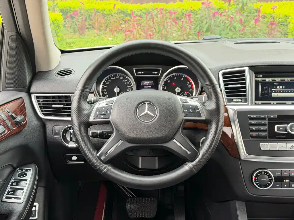 Mercedes-Benz M-Class 2015 — фото 10