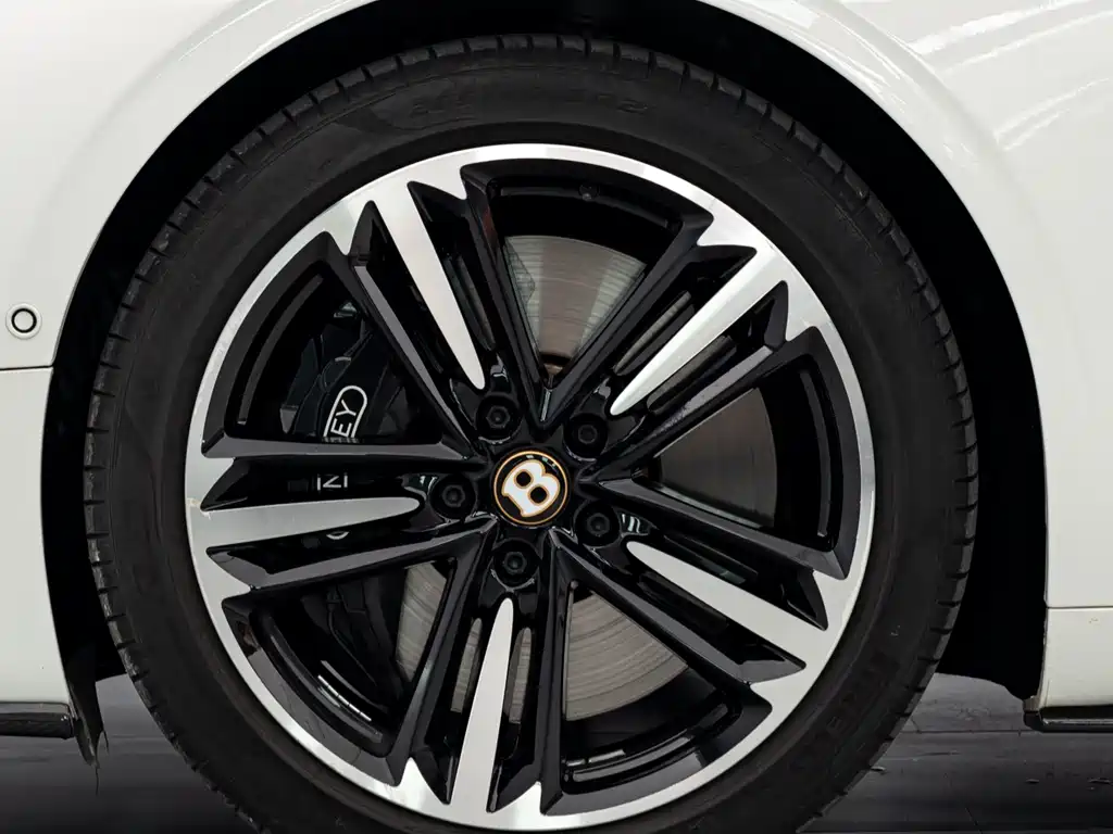 Bentley Continental 2020 — фото 18