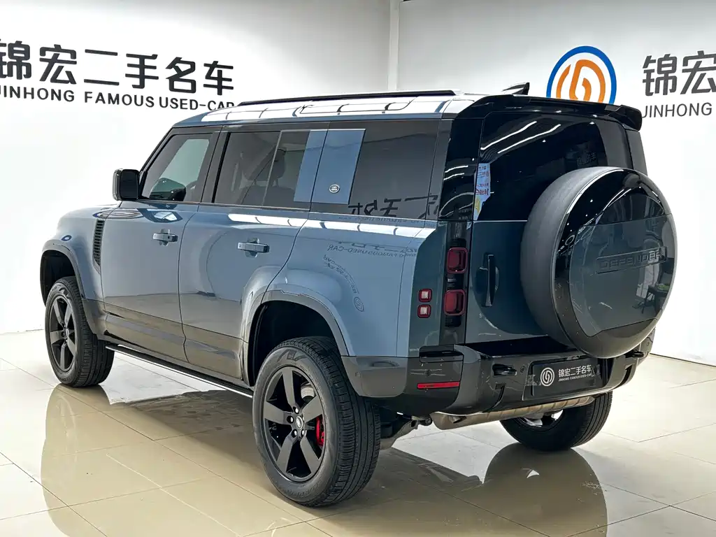 Land Rover Defender 2024 — фото 24