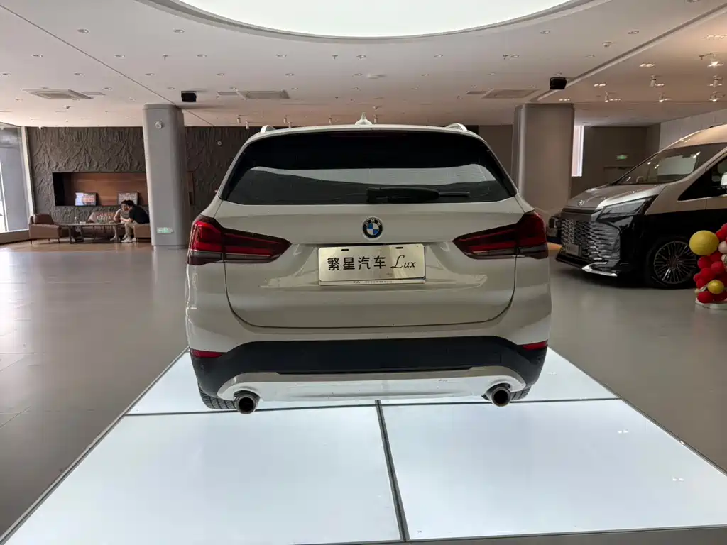 BMW X1 2020 — фото 4