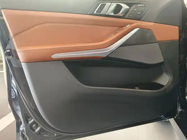 BMW X7 2024