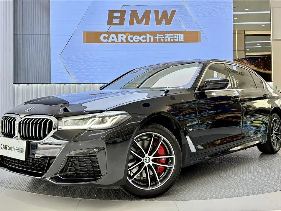 BMW 5 Series 2023 — фото 1