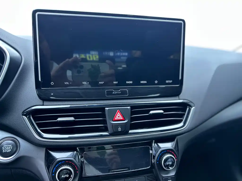 Hyundai Festa 2019 — фото 19