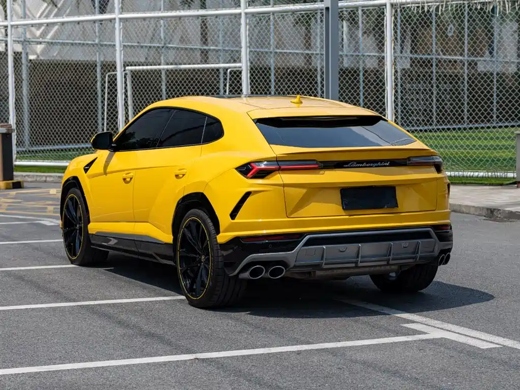 Lamborghini Urus 2019 — фото 6