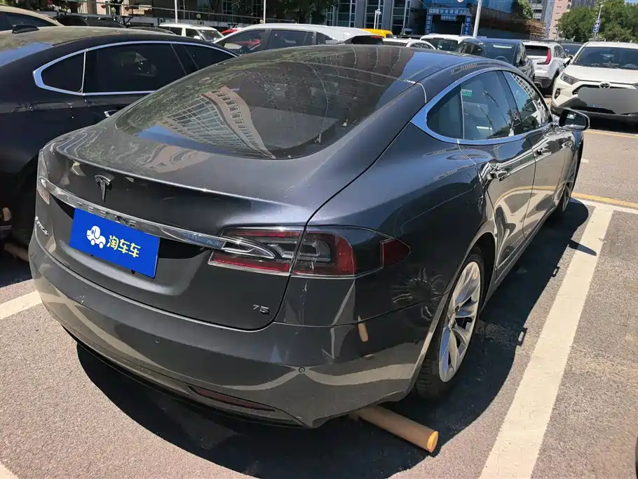 Tesla Model S 2016 — фото 3