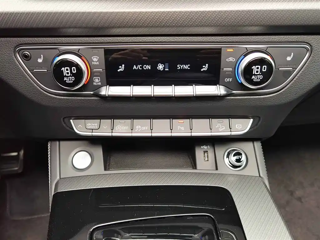 Audi Q5L 2025 — фото 16