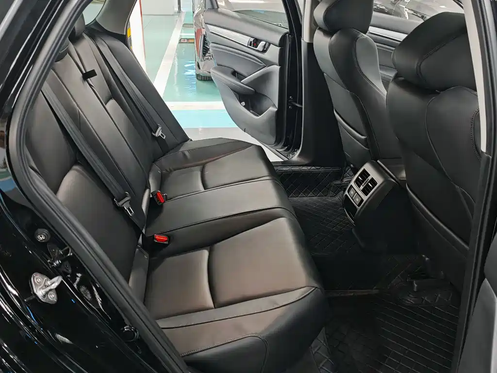 Honda Accord 2023 — фото 11