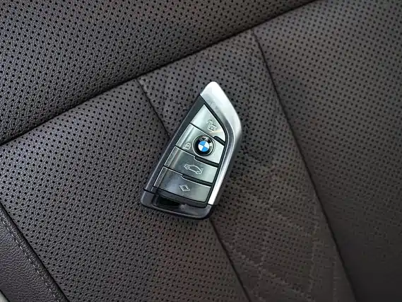 BMW 5 Series 2021 — фото 11