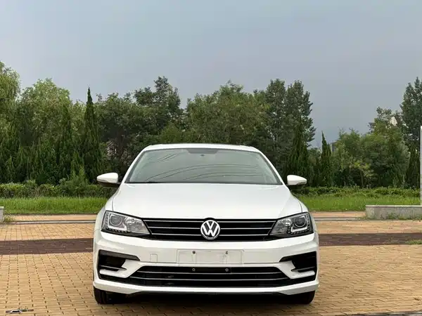 Volkswagen Sagitar 2018