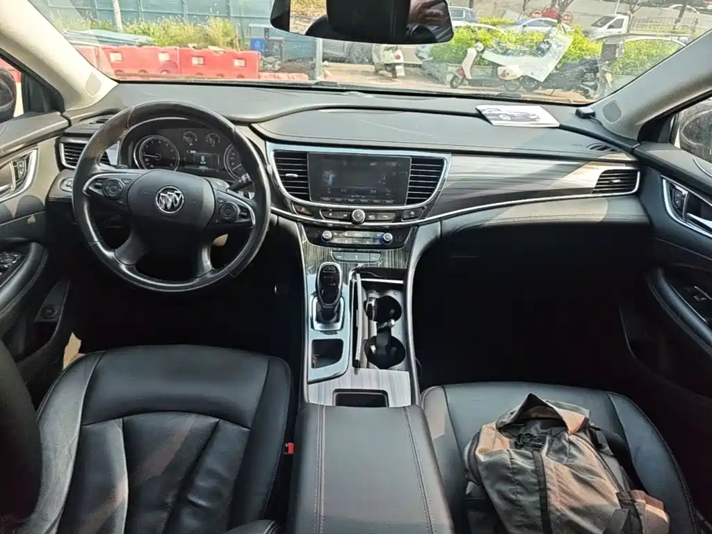 Buick LaCrosse 2018 — фото 10
