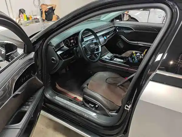 Audi A8 2024