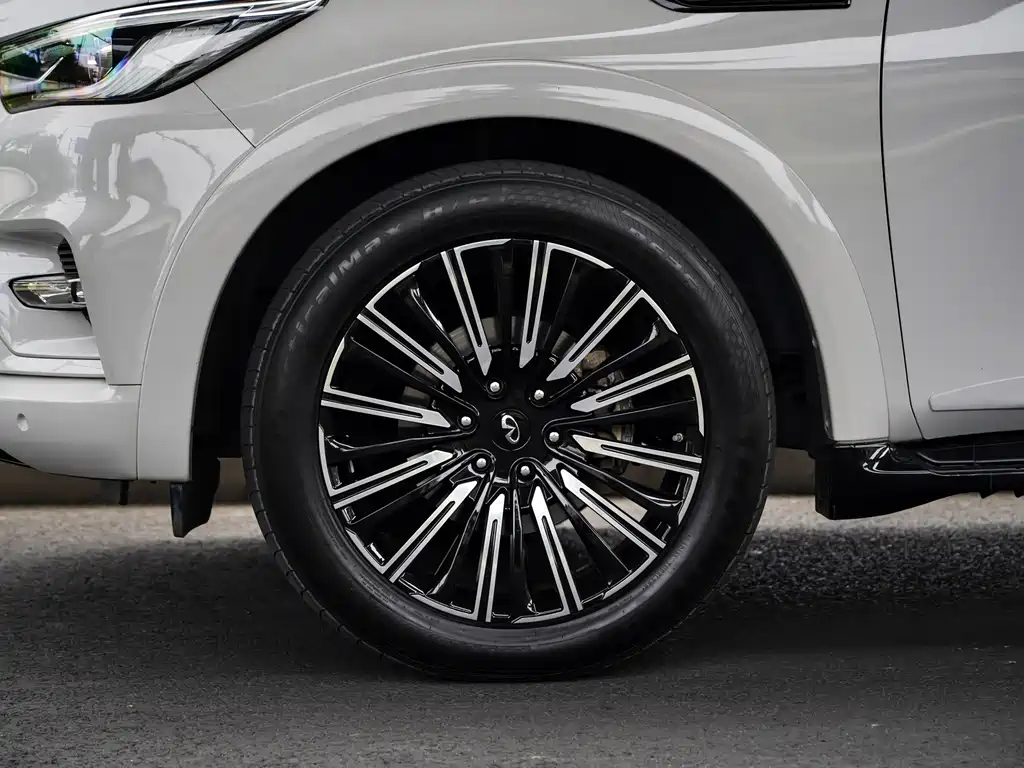 Infiniti QX80 2016 — фото 4