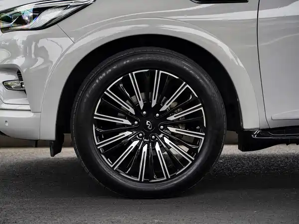 Infiniti QX80 2016