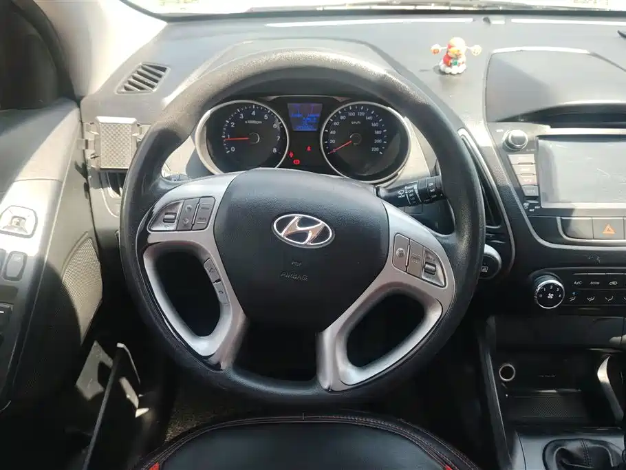 Hyundai ix35 2015 — фото 15