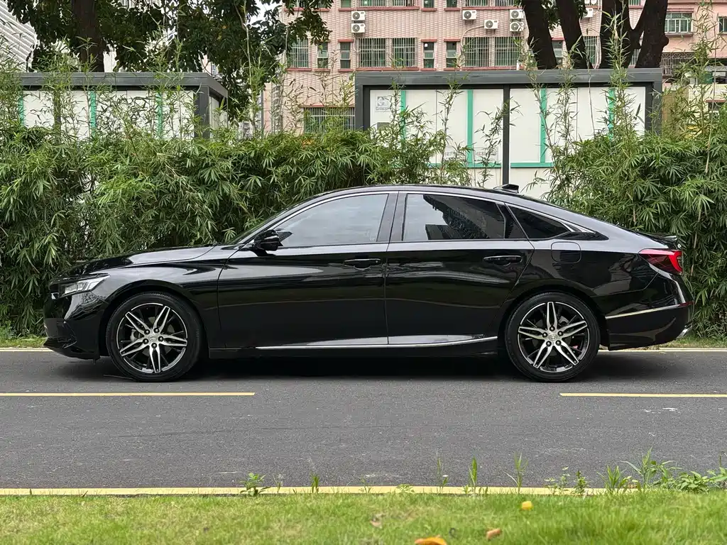 Honda Accord 2023 — фото 19