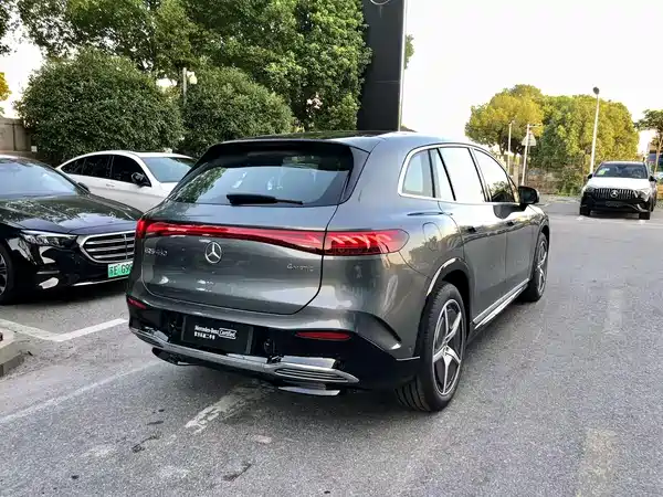 Mercedes-Benz EQS SUV 2025