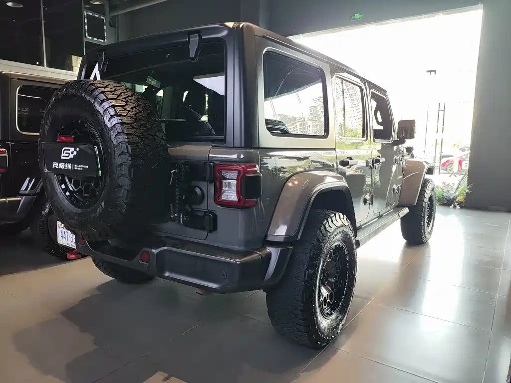 Jeep Wrangler New Energy 2022 — фото 14