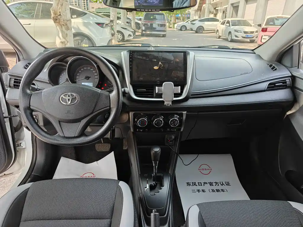 Toyota Yaris L 2020