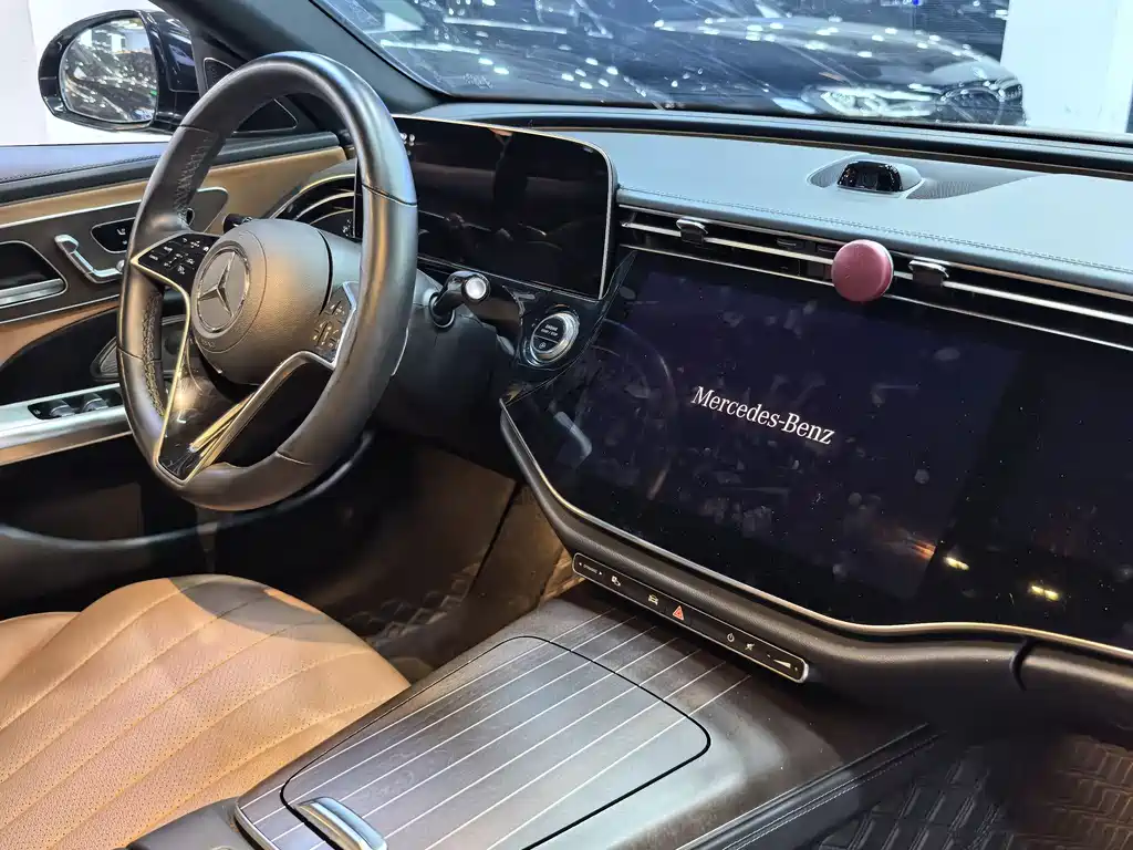 Mercedes-Benz E-Class 2024 — фото 16