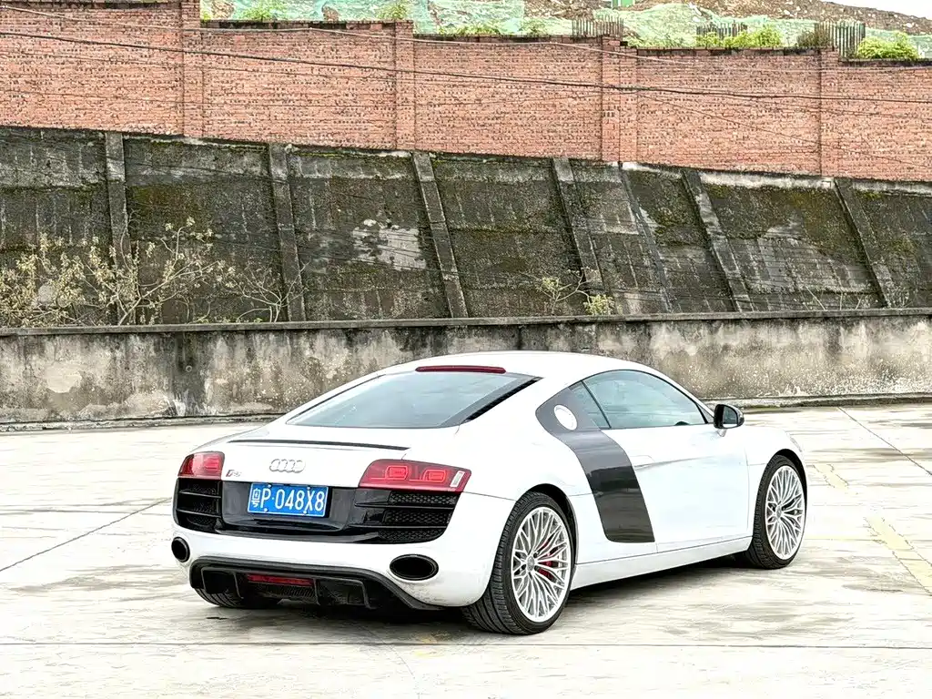 Audi R8 2009 — фото 7