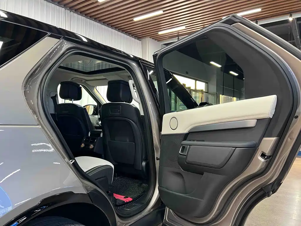 Land Rover Discovery 2021 — фото 10