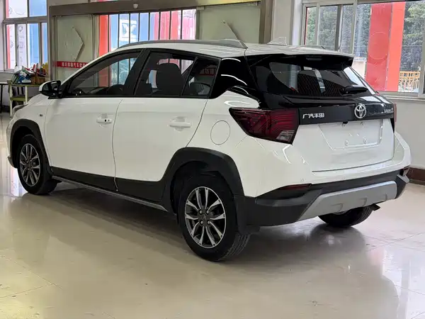 Toyota Yaris L 2022