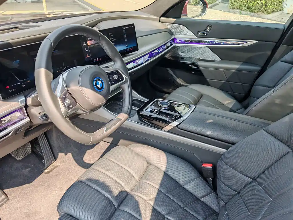 BMW i7 2024 — фото 8