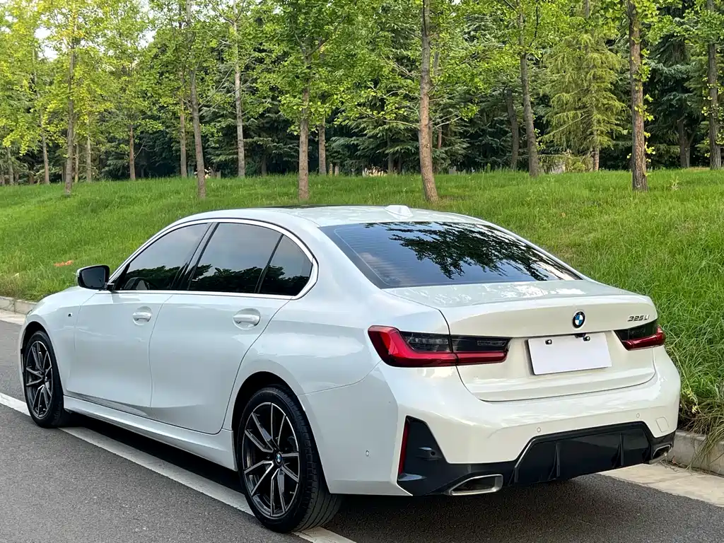 BMW 3 Series 2024