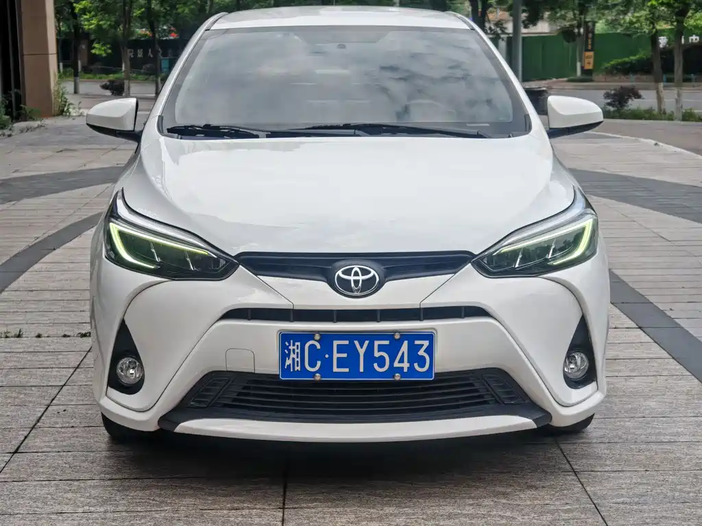 Toyota Yaris L 2021 — фото 2