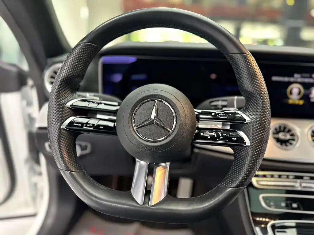 Mercedes-Benz E-Class 2022 — фото 9