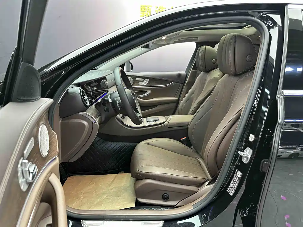 Mercedes-Benz E-Class 2023 — фото 6