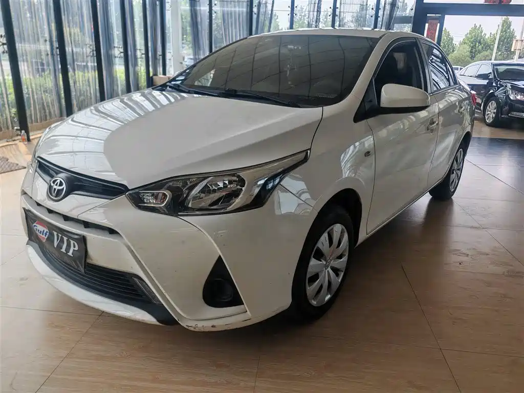 Toyota Yaris L 2019 — фото 1