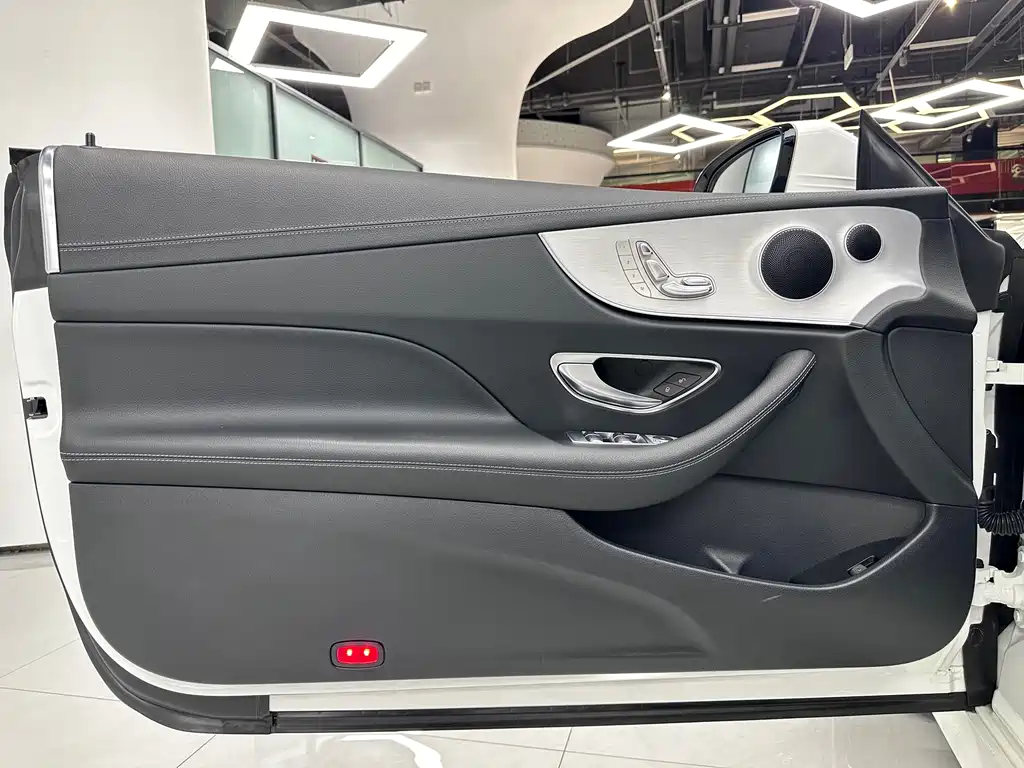 Mercedes-Benz E-Class 2022 — фото 10