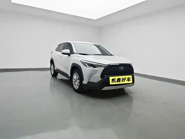 Toyota Corolla Cross 2022 — фото 3