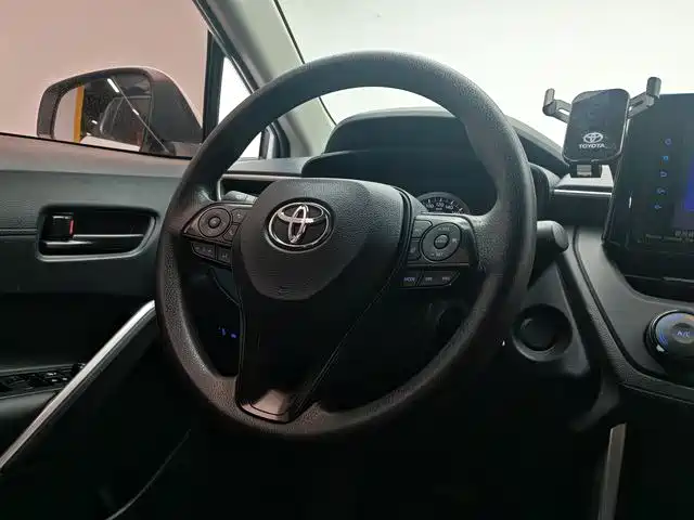 Toyota Corolla Cross 2022 — фото 13