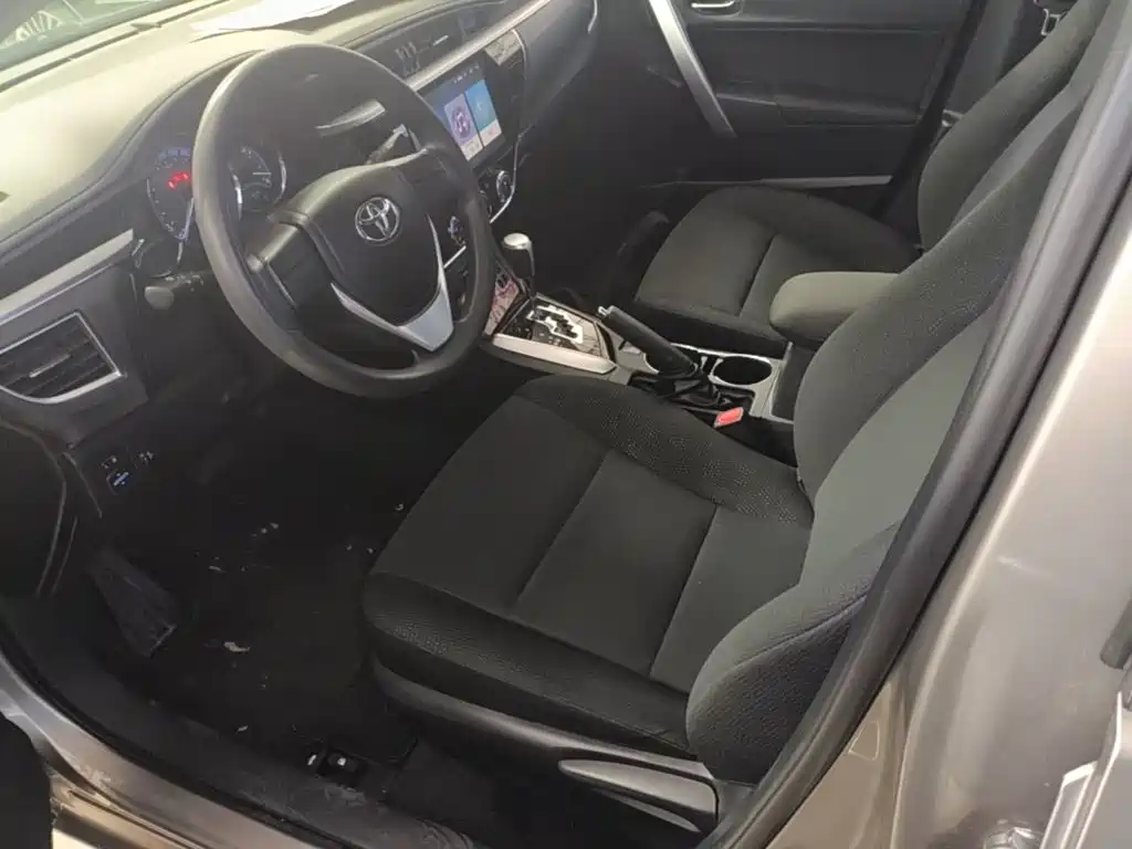 Toyota Corolla 2018 — фото 15