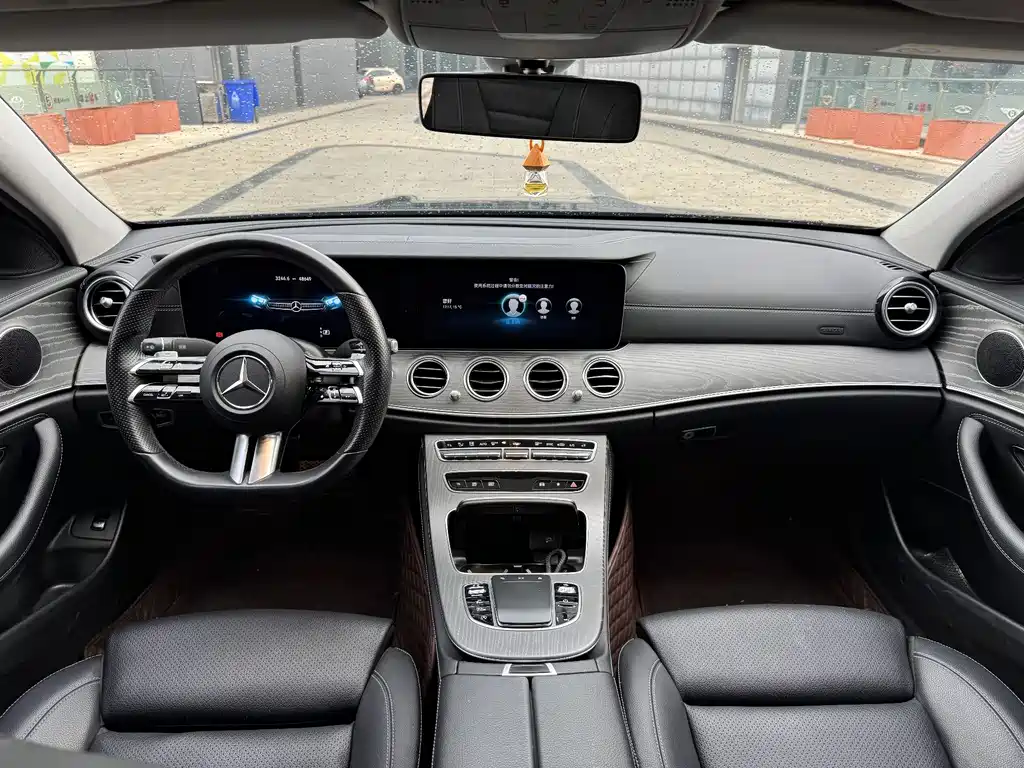 Mercedes-Benz E-Class 2022 — фото 9