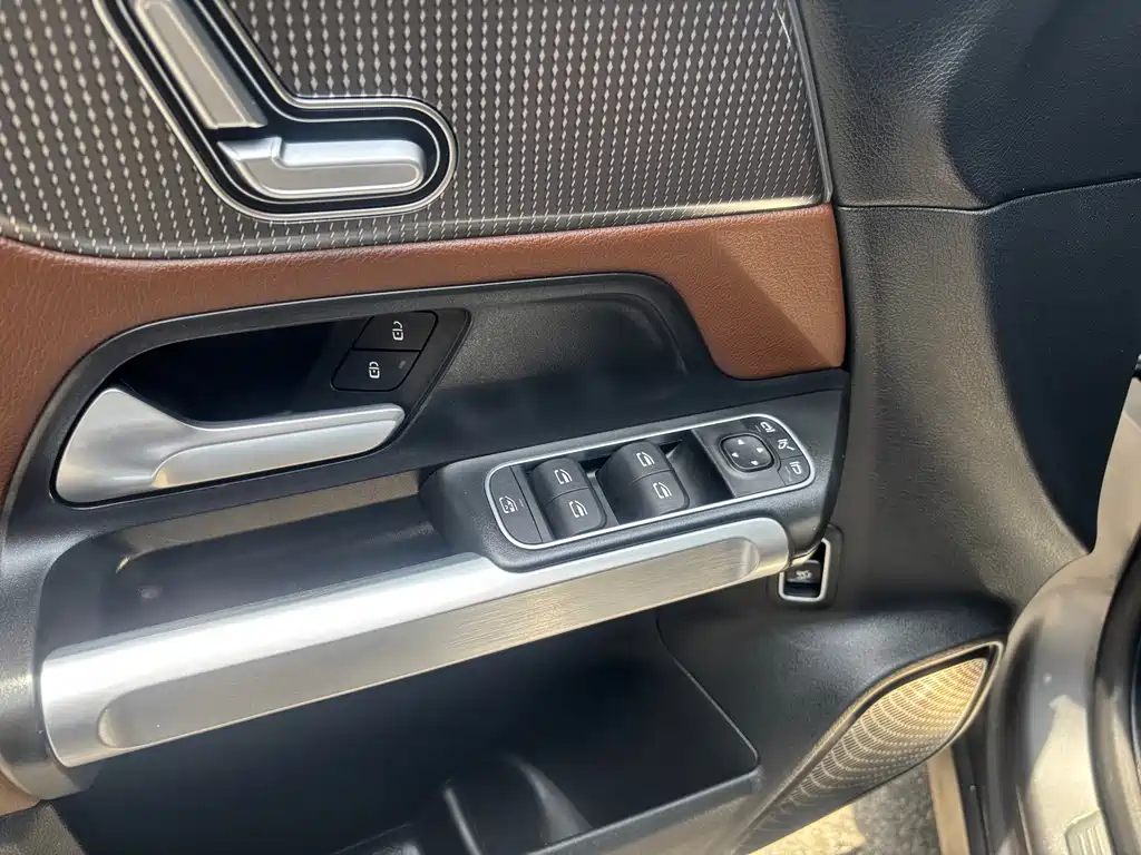 Mercedes-Benz GLB 2023 — фото 14