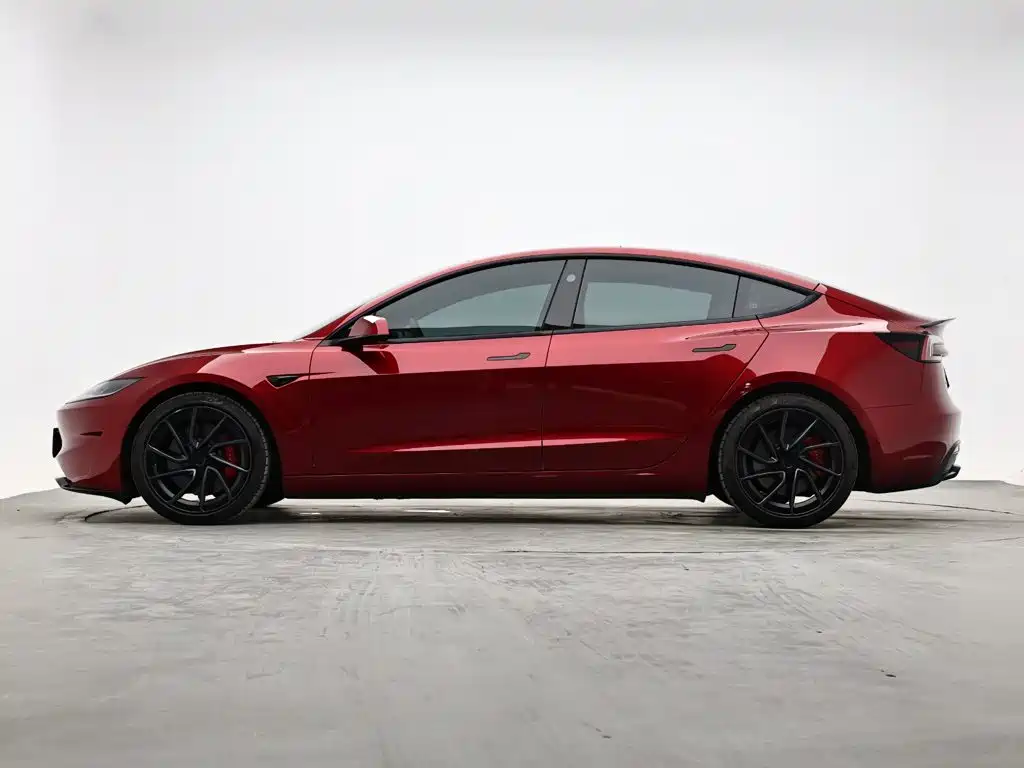 Tesla Model 3 2025 — фото 5