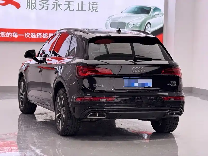 Audi Q5L 2023 — фото 15