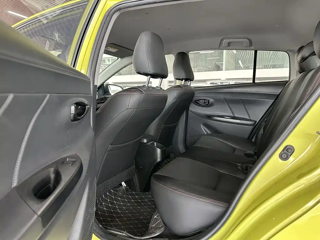 Toyota Yaris L 2019 — фото 9