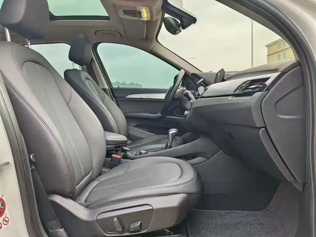 BMW X1 2017 — фото 13