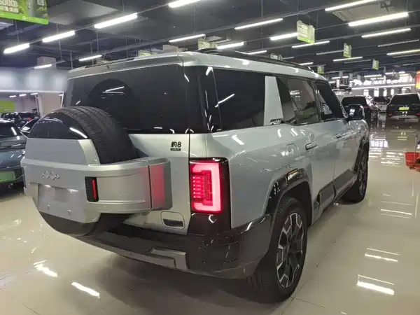 Fangchengbao Leopard 8 2025