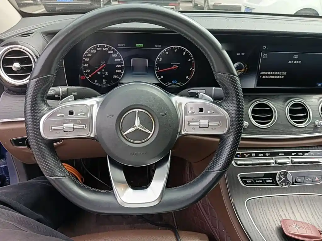 Mercedes-Benz E-Class 2019 — фото 11