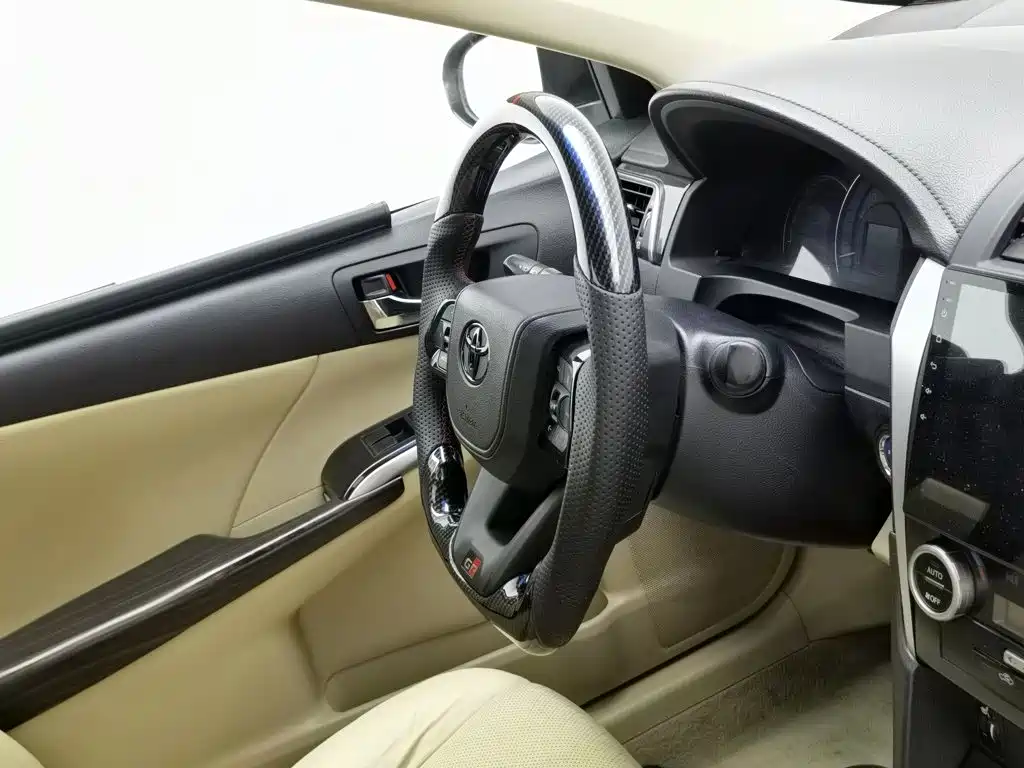 Toyota Camry 2015 — фото 22