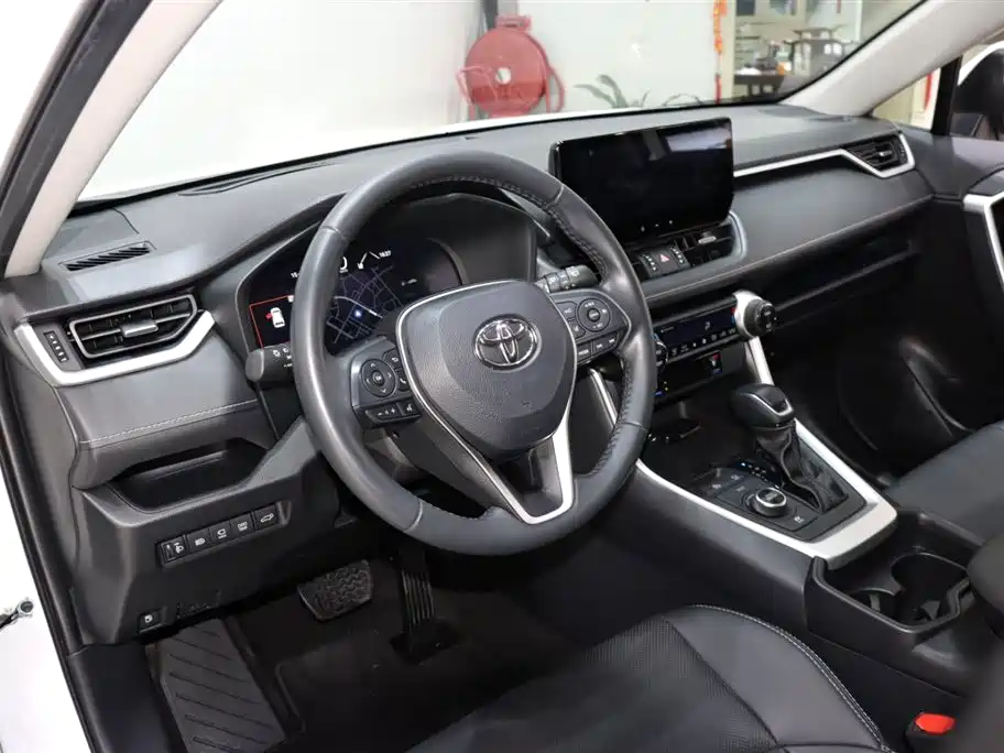 Toyota Wildlander 2023 — фото 10