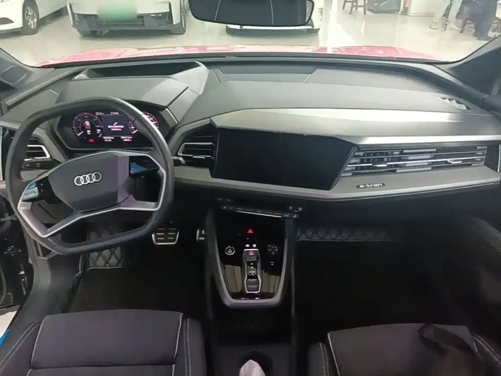 Audi Q5 e-tron 2023 — фото 10