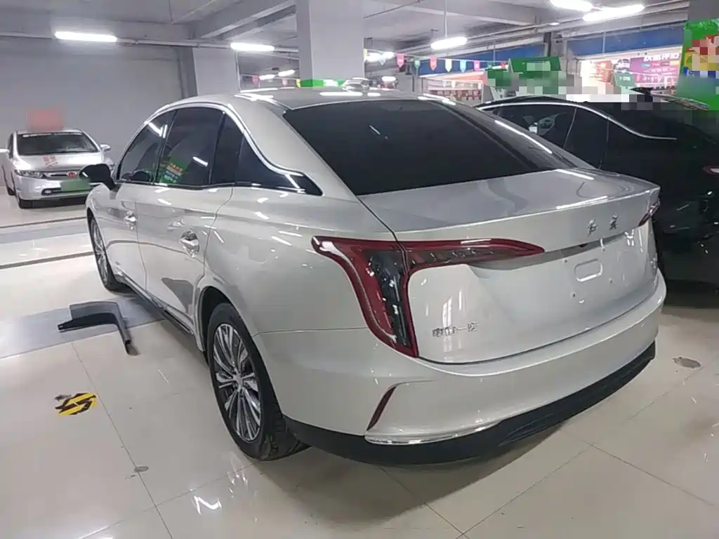 Hongqi E-QM5 2022 — фото 5